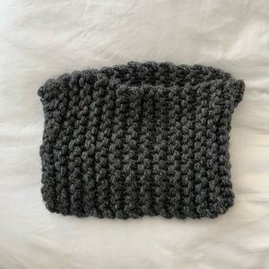 Grey circle scarf